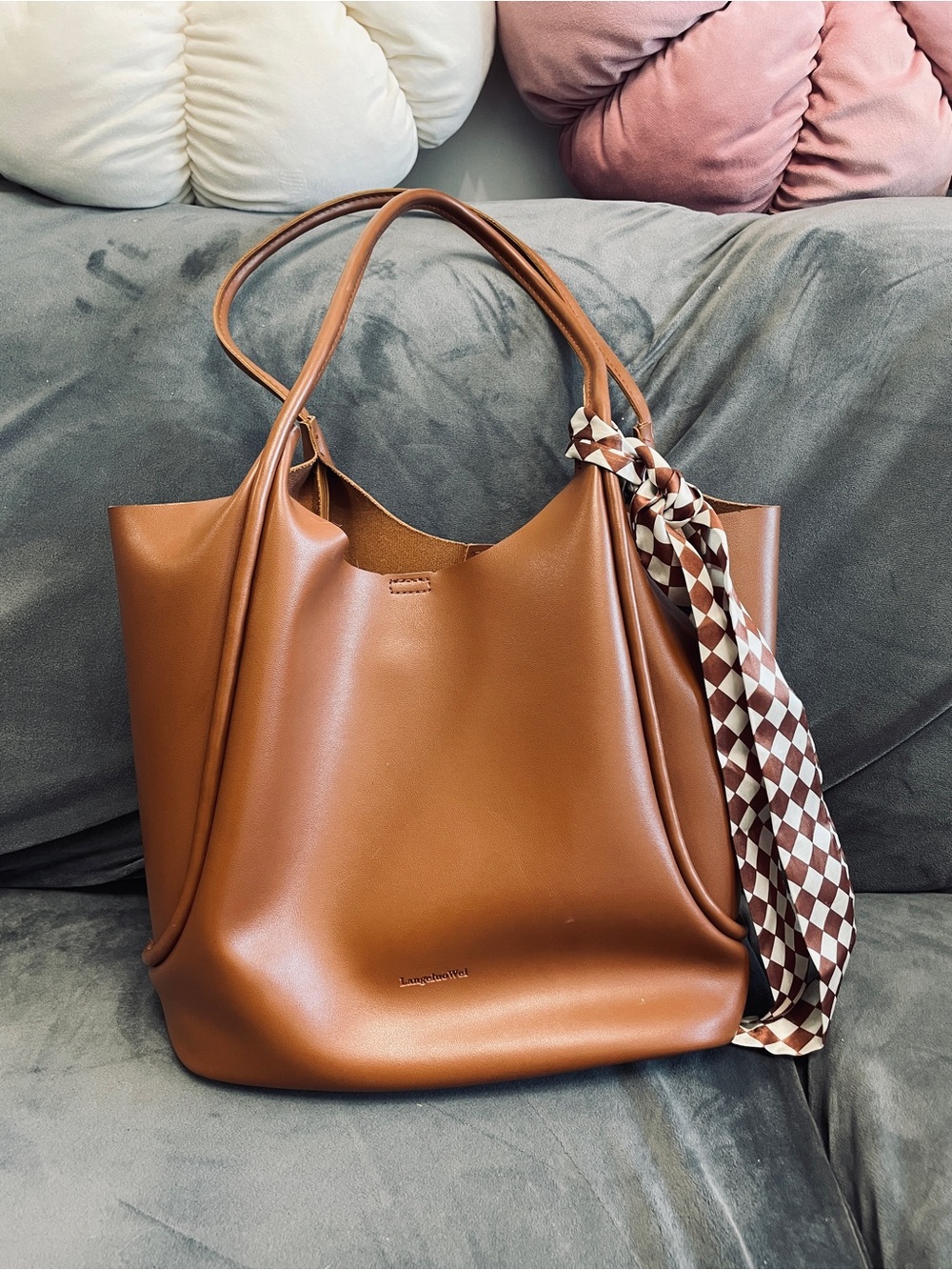 Women's Classic Tote Bag in Cognac Brown